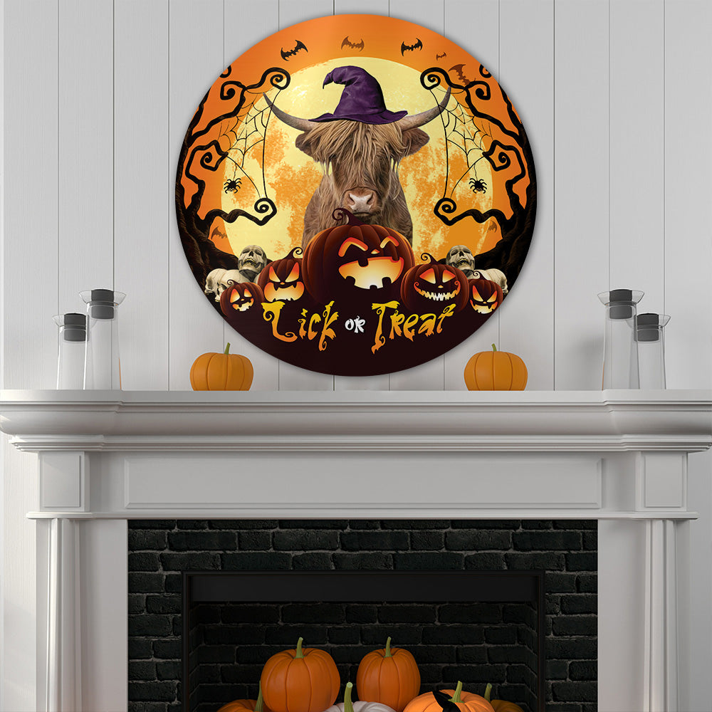 Halloween Highland Cattle All Printed 3D Round Metal Sign